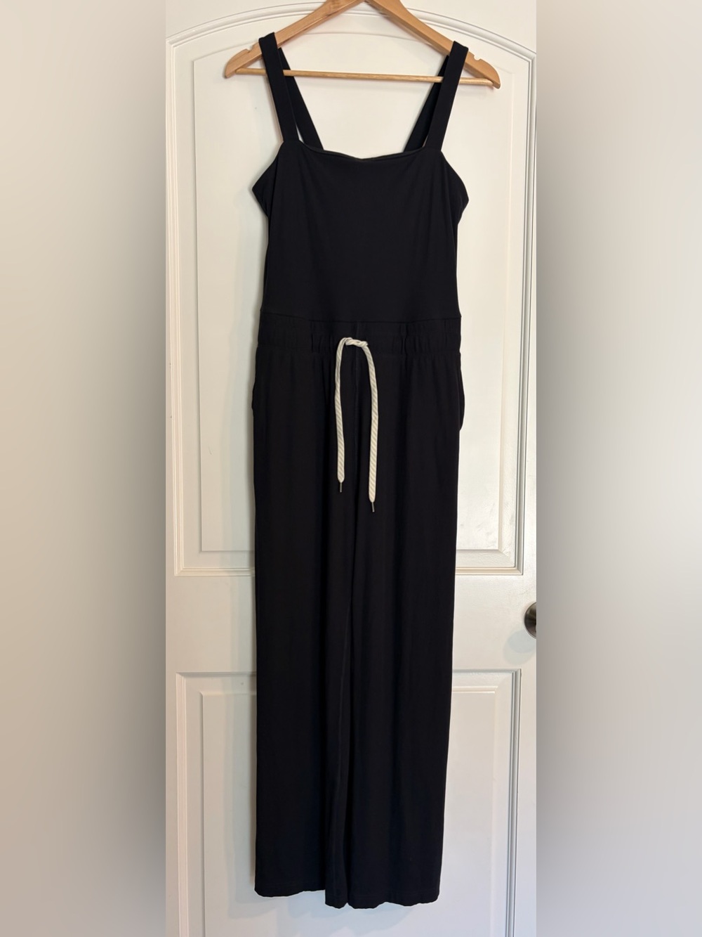 Vuori Pose Scoop flared leg Jumpsuit size large EUC